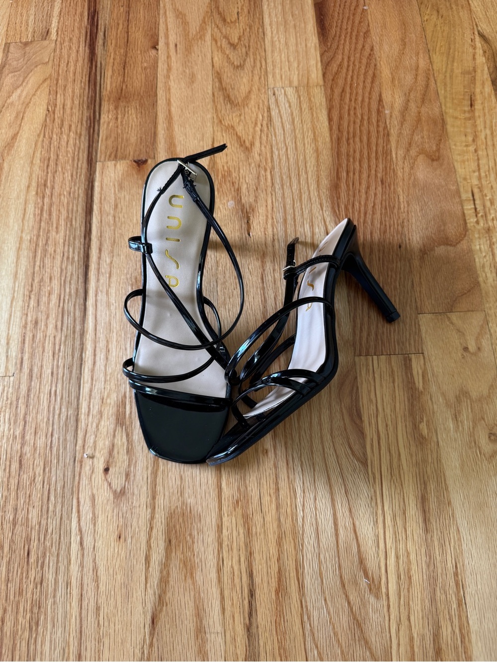 Unisa Minimalist Black Strappy Patent Square-Toe Women's Sandals size 6